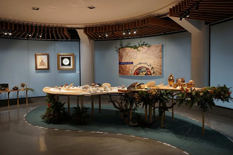 徐瑞芬《東之行者－隨想》瓷繪創作展即日起於國立臺灣工藝研究發展中心臺北當代工藝設計分館三樓盛大展出