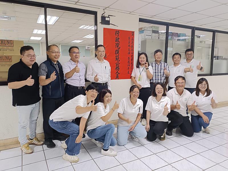 嘉義縣府農業處專員獲行政院模範公務人員殊榮