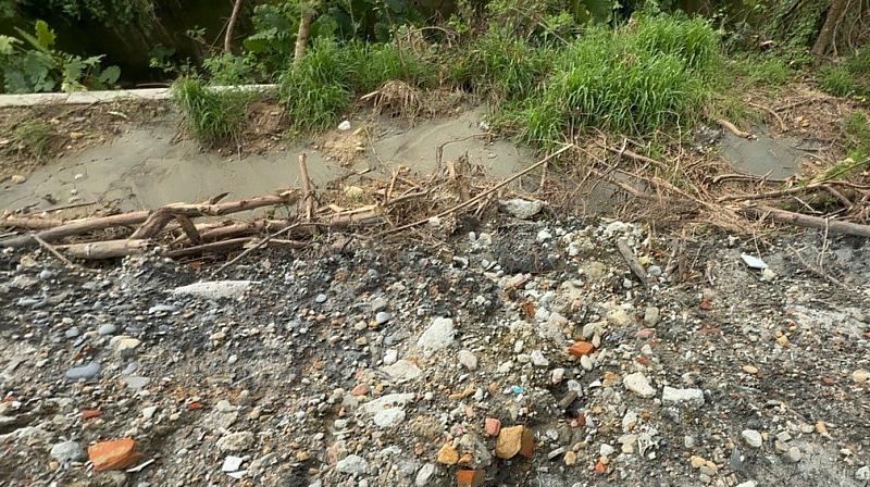 非法填土暗藏廢棄物　業者圖利、地主恐背負鉅額清理費-3
