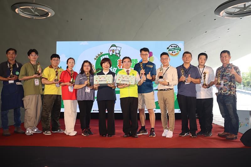 十大優良店家合影