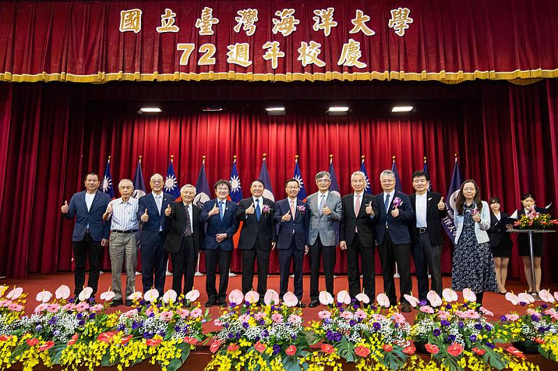 72年週年校慶慶祝大會貴賓合影