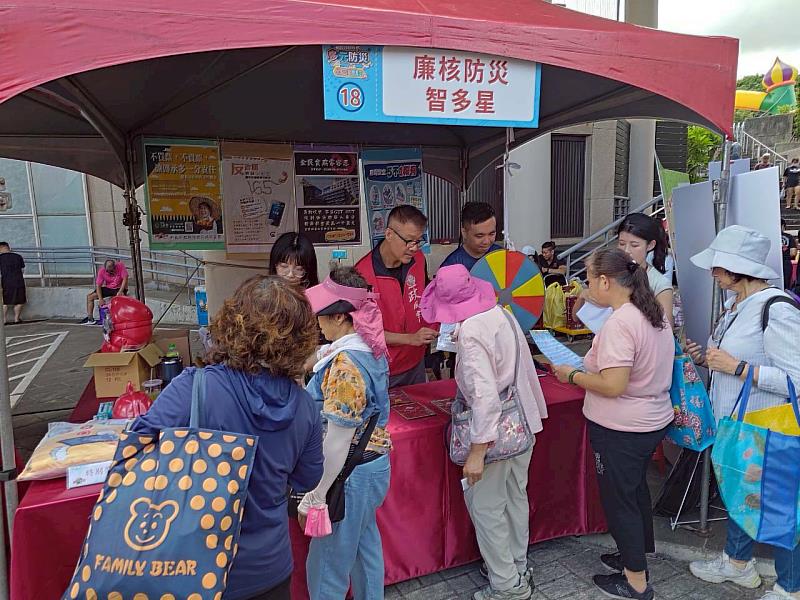 新北消防政風室於多元防災日至石門區白沙灣設攤廉政宣導