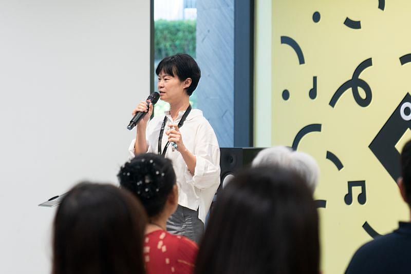 新北市美術館副館長蘇珀琪開幕致詞。（新北市美術館提供，攝影：林玟伶）