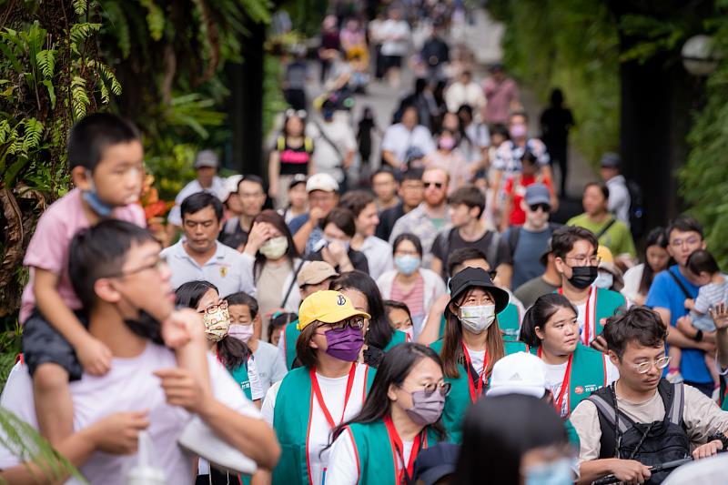 台灣人壽「祖孫三代健走」11/8在臺北市立動物園登場，線上任務同日健康GO。／台灣人壽提供