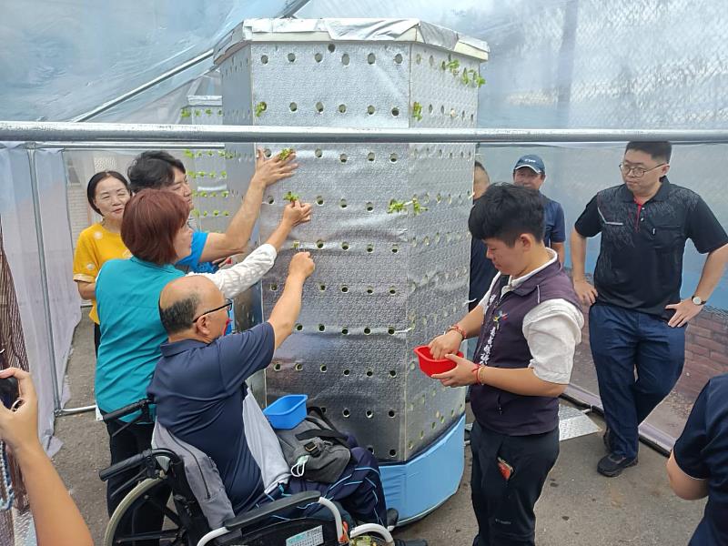 扶輪社攜手嘉義縣脊髓損傷者協會打造智慧農業基地-4
