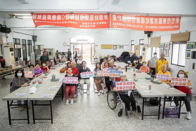 水源社區共餐據點巡禮大合照。