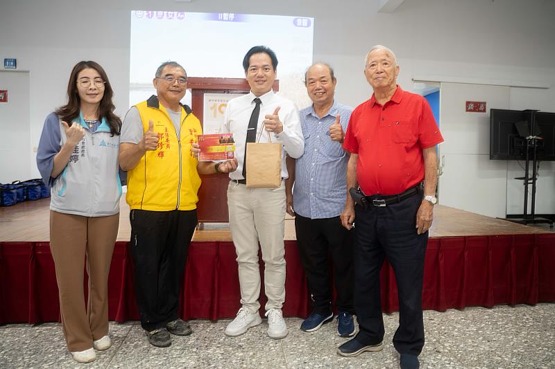 水源社區共餐據點巡禮大合照。