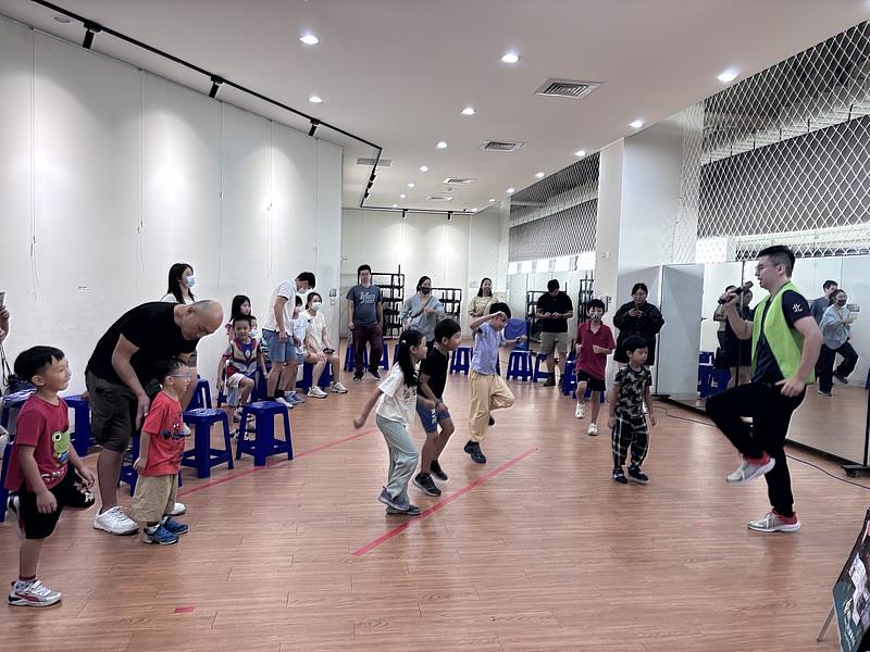 「奔月吧！中秋親子運動會」八德熱鬧登場，
親子挑戰神話關卡歡樂迎中秋
