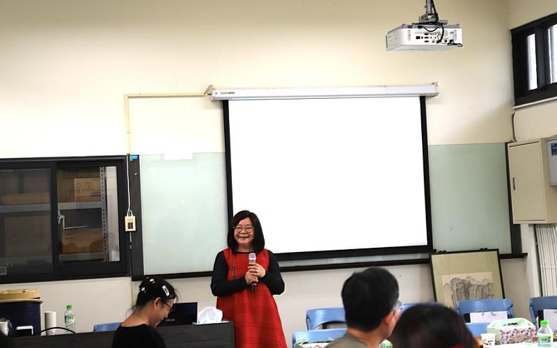 圖二 大象藝術空間館 鍾經新董事長 演講