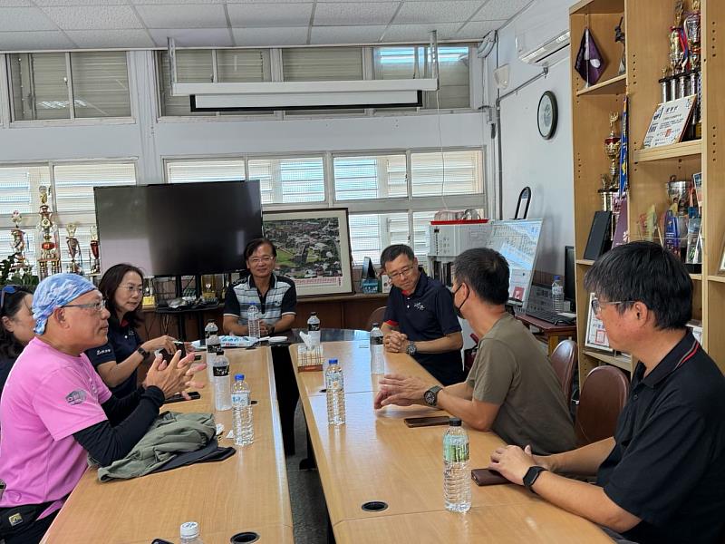 政大EMBA校友會秉持「政大人的力量、回饋社會」的精神，啟動「花蓮災後重建捐款專案」。（政大EMBA校友會提供）