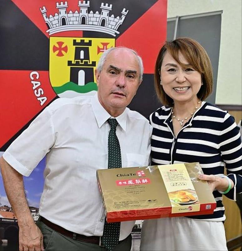 駐葡萄牙代表處張亞光大使與葡萄牙龐蒂迪利馬地方仕紳Tito de Morais合影