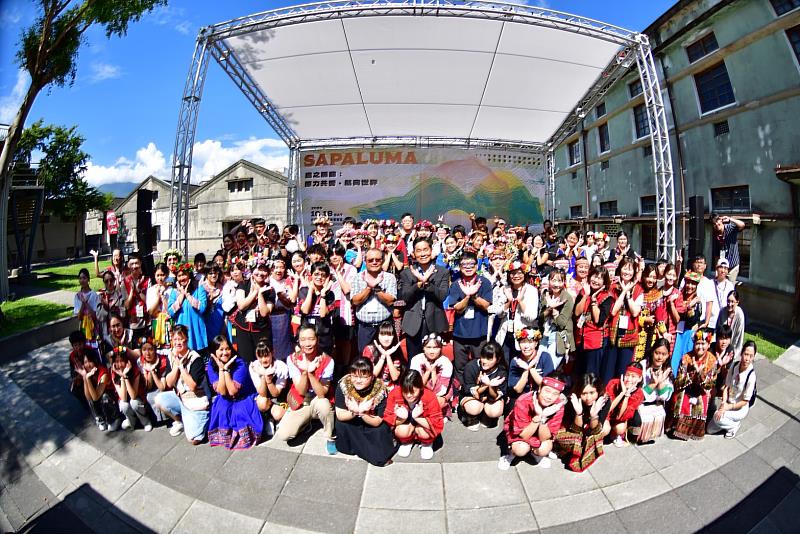 「114年東區暨專科區原住民族學生資源中心聯合成果展」大合照。