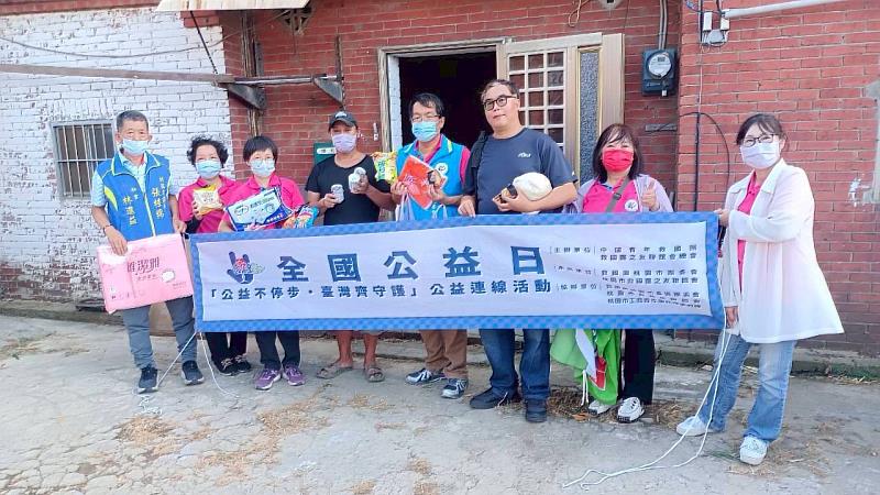 蘆竹區團委會獨居老人弱勢慰訪發送物資