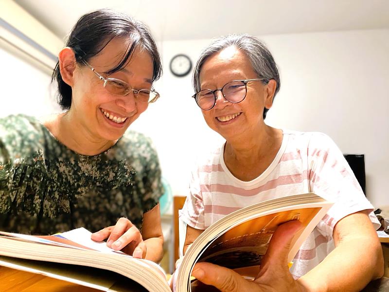 惠璿諮詢中心透過職場支持輔導，安排多元關懷課程，協助迅速高齡員工適應工作環境。