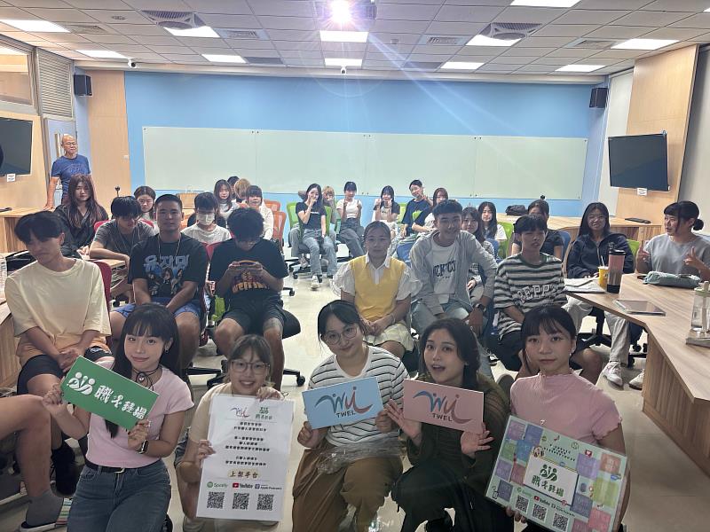 公廣系畢業製作團隊「Lemon Sugar」製作Podcast節目《職人現場》,進行入班宣導分享成果