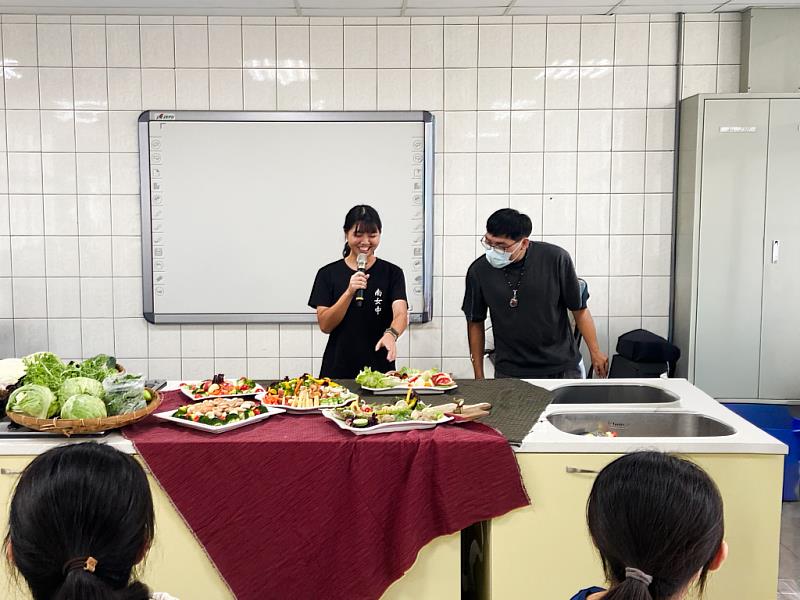 臺南女中學生透過說菜，讓歷史成為可以「吃」的故事