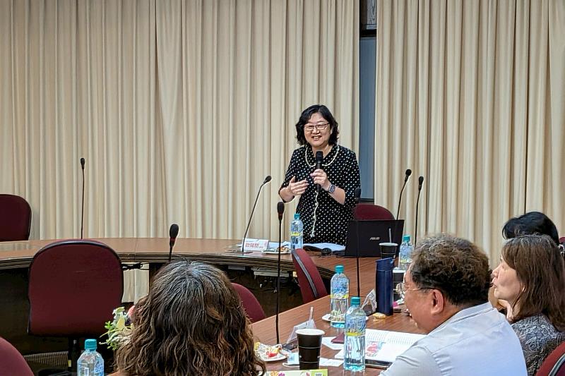 「為偏鄉而教」計畫主持人歐陽誾教授感性表示，透過論壇經驗交流，更是可見實踐者之間的互相幫助與支持。