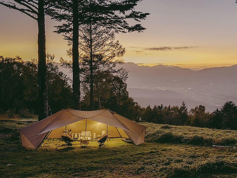 2025野生活裝備市集&露營車_風格帳篷包廂體驗