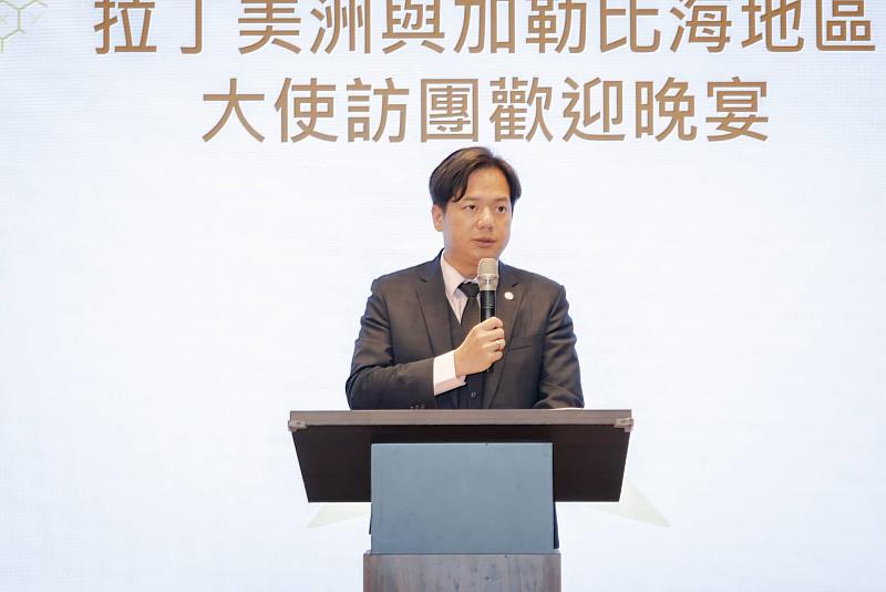代理市長邱臣遠致詞。