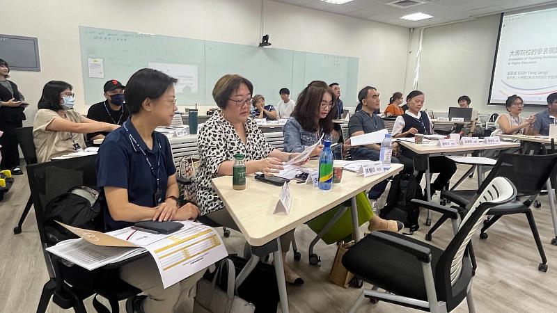 參訓教師除深入研析教學案例外，也結合中心設計的標準化觀課表單，進行實地觀課與回饋練習，提升回饋內容的精準度與實用性。