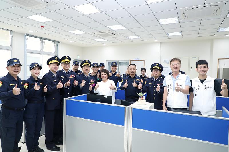 0_黃敏惠市長與警察局交通隊同仁