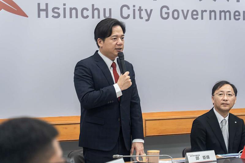 邱臣遠代理市長致詞。