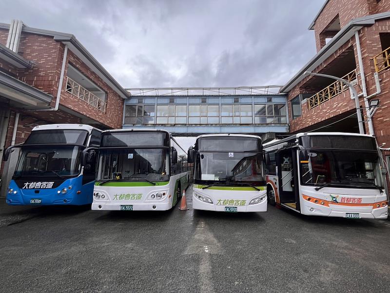 新竹市政府率5家公車業者赴台北市大都會客運參訪交流。