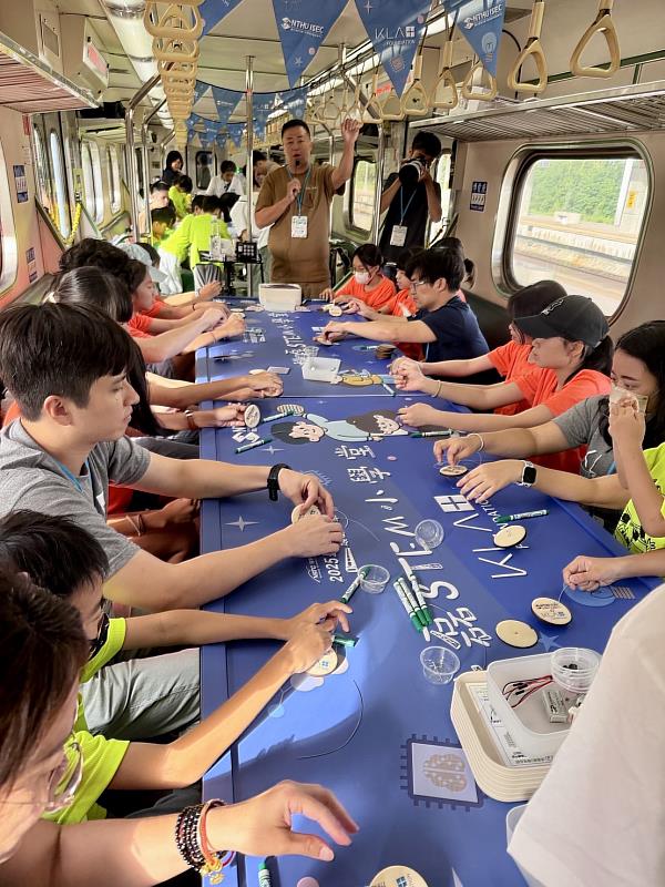 2025 臺灣環島科普列車駛入臺東火車站