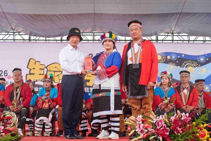 114年阿里山鄒族生命豆季，13對新人共結連理