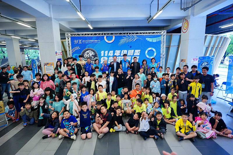 幼獅盃分齡游泳賽大合照