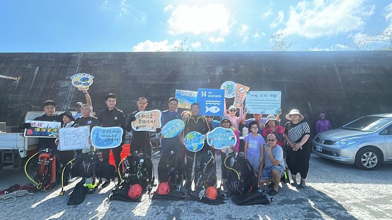 臺東環保局淨海行動迎接國際衝浪賽 清出388公斤海廢物