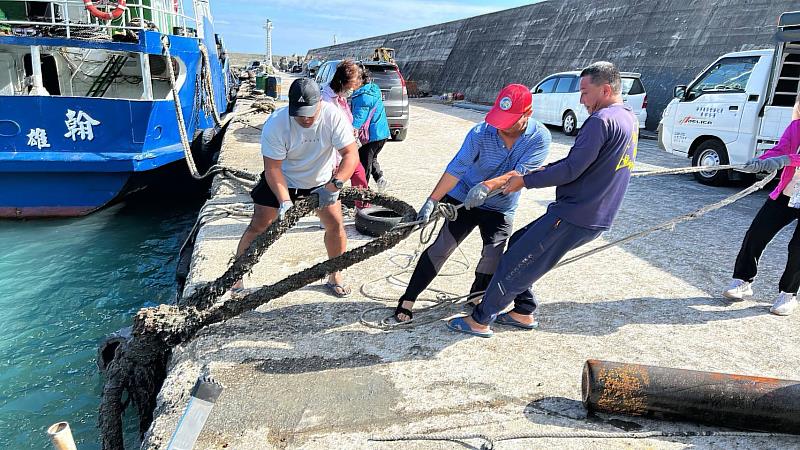 臺東環保局淨海行動迎接國際衝浪賽 清出388公斤海廢物