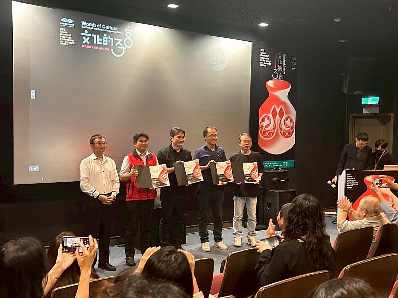 景文科技大學視傳系林鴻彰老師（右1）帶領最佳學校優異獎