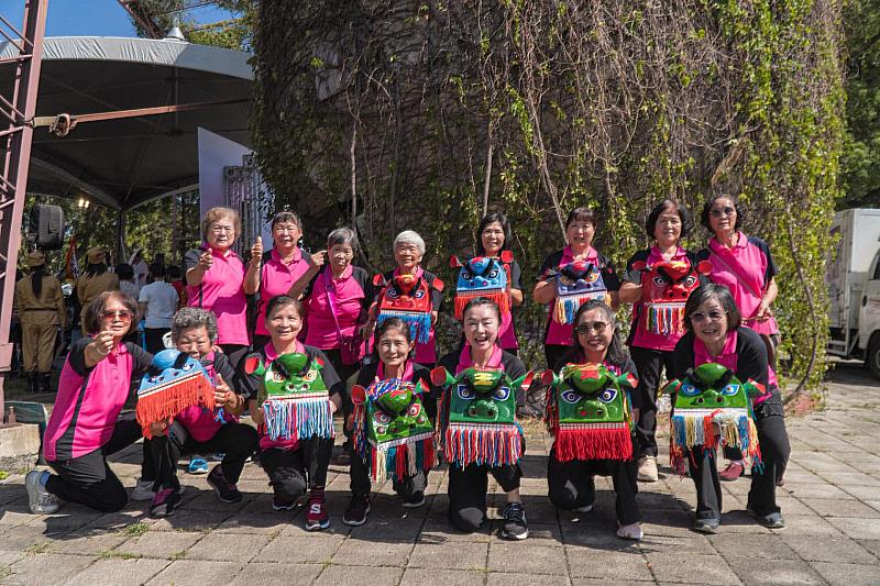 雲林社造嘉年華活動，社區媽媽展示開口獅。
