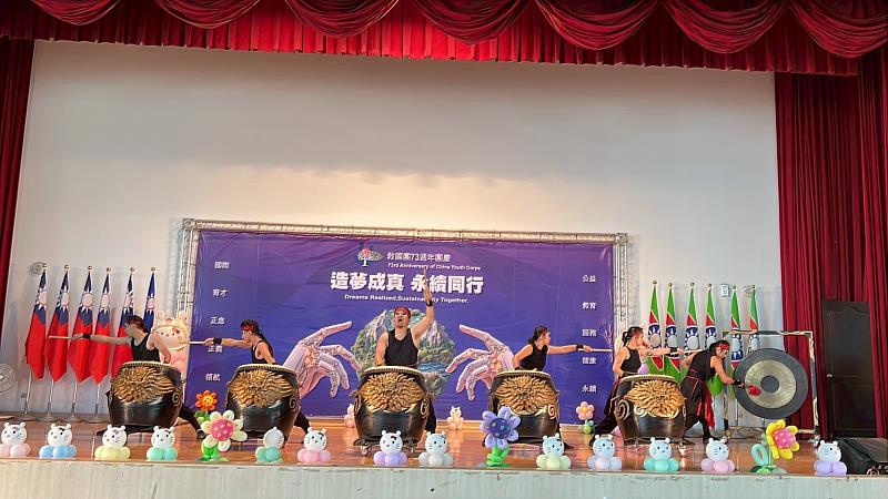 九天民俗技藝團開場表演