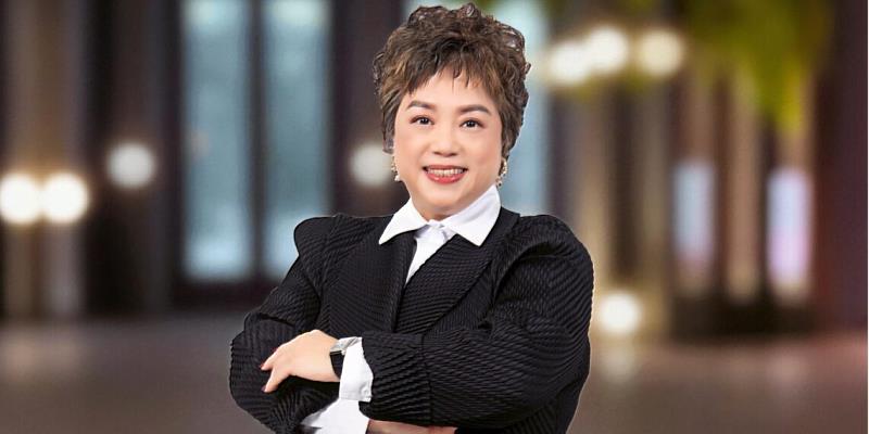 滕淑蘭在幫助他人面對生命課題的同時,也找到了屬於自己的使命。(圖:龍巖授權經銷商華巖營業處)