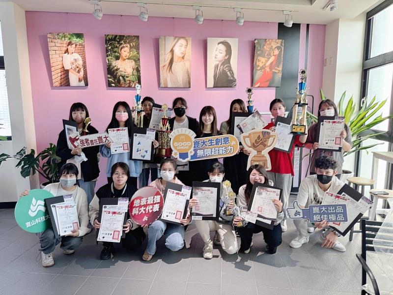 參與第二專長班的學生們在競賽中大放異彩。