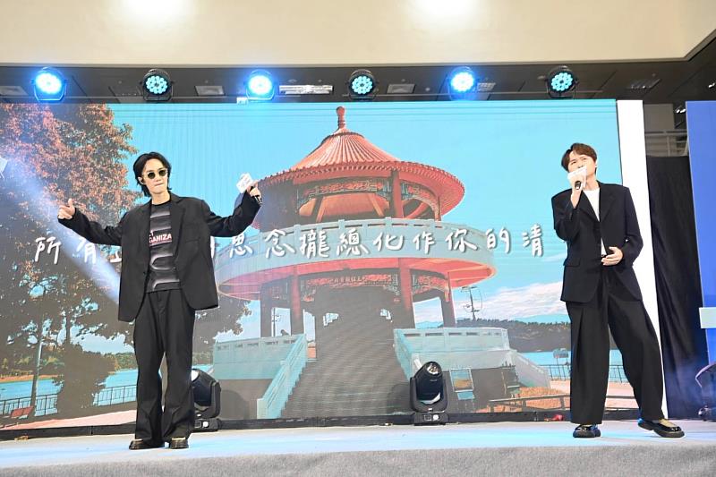 李英宏與陳健瑋獻唱主題曲之一〈佮伊做陣行〉