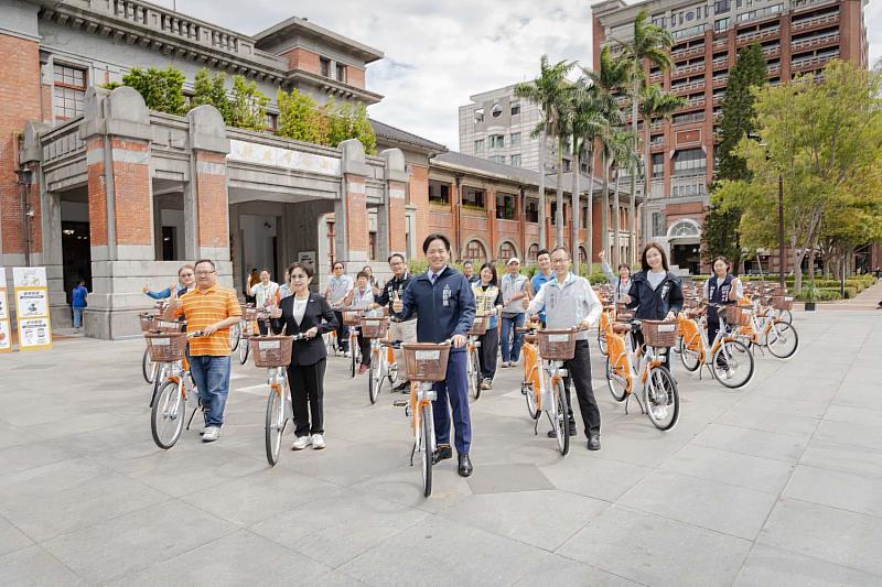 邱臣遠代理市長出席啟用記者會，宣布100輛YouBike2.0E加入新竹市行列