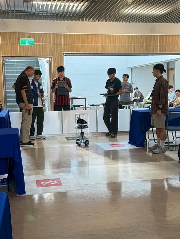 「智慧服務競賽－送餐機器人」活動