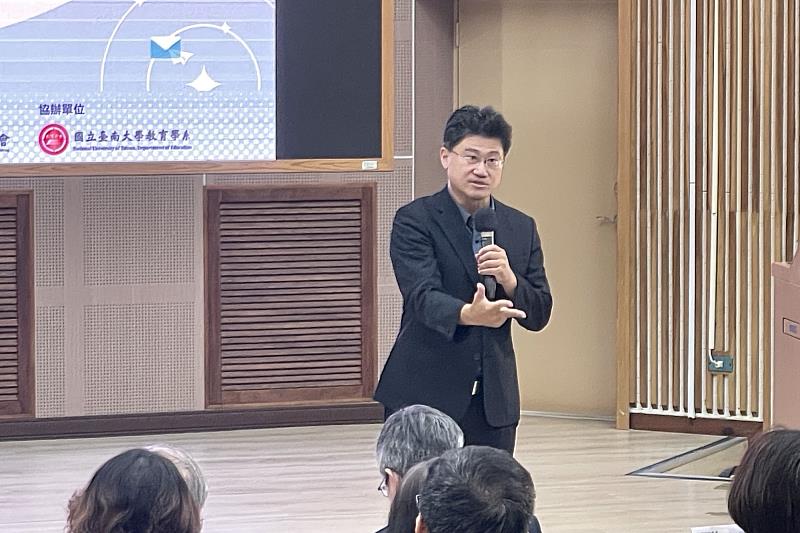 南大教育學系主任吳俊憲出席年會,鼓勵學生掌握AI與教育測驗的新知與學術脈動。