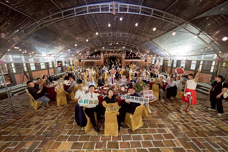 傳藝舉福宴黃舉人宅百年宅第辦桌合照。