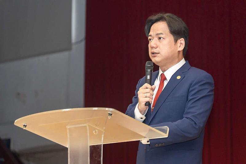 代理市長邱臣遠勉勵役男們精進救護技能,攜手守護家園。