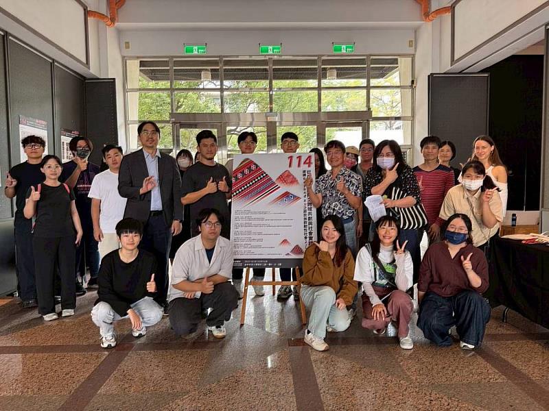 計畫所有主持人與研究室團隊大合照