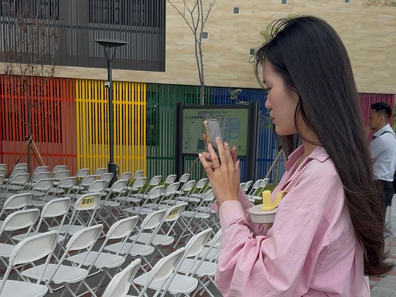 畢製成員拍攝活動現場照片