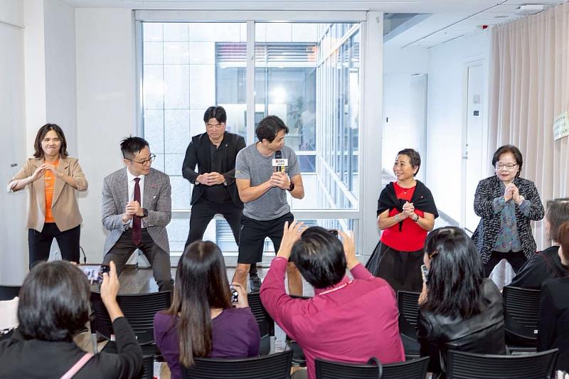 面對台灣快速高齡化的挑戰，星展基金會積極關懷弱勢及銀髮族群，鼓勵長者養成運動習慣，實踐「做好事，成就更好的未來」。