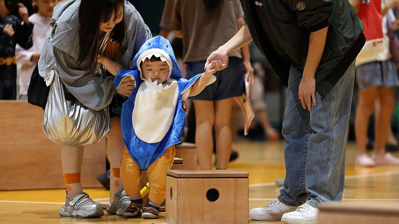 內湖運動中心「Trick or Treat」親子嘉年華歡樂登場,近600位親子共襄盛舉,共享萬聖節驚喜派對