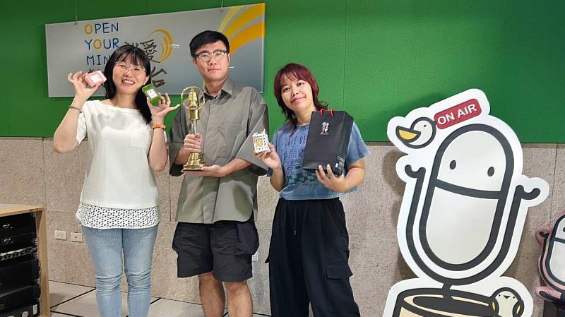 寶豐香皂第三代接班人陳聖文(中)談佛系經營香皂業