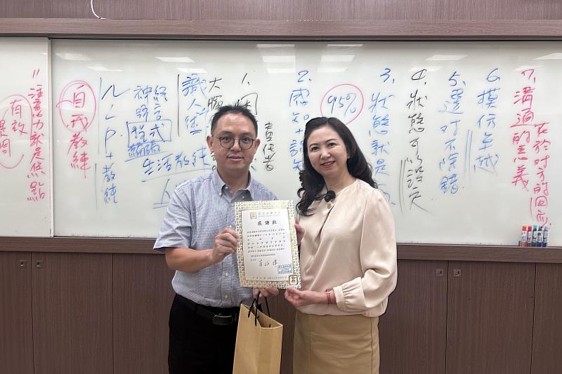 南大經管系科管碩專班舉辦專題研討,邀請吳璨因講師以企業實務案例解析人際溝通策略。