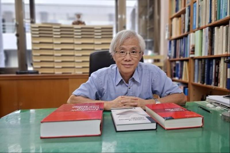 胡潛濱講座教授